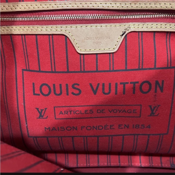 Louis Vuitton MM never full cherry πππ - Picture 2 of 16